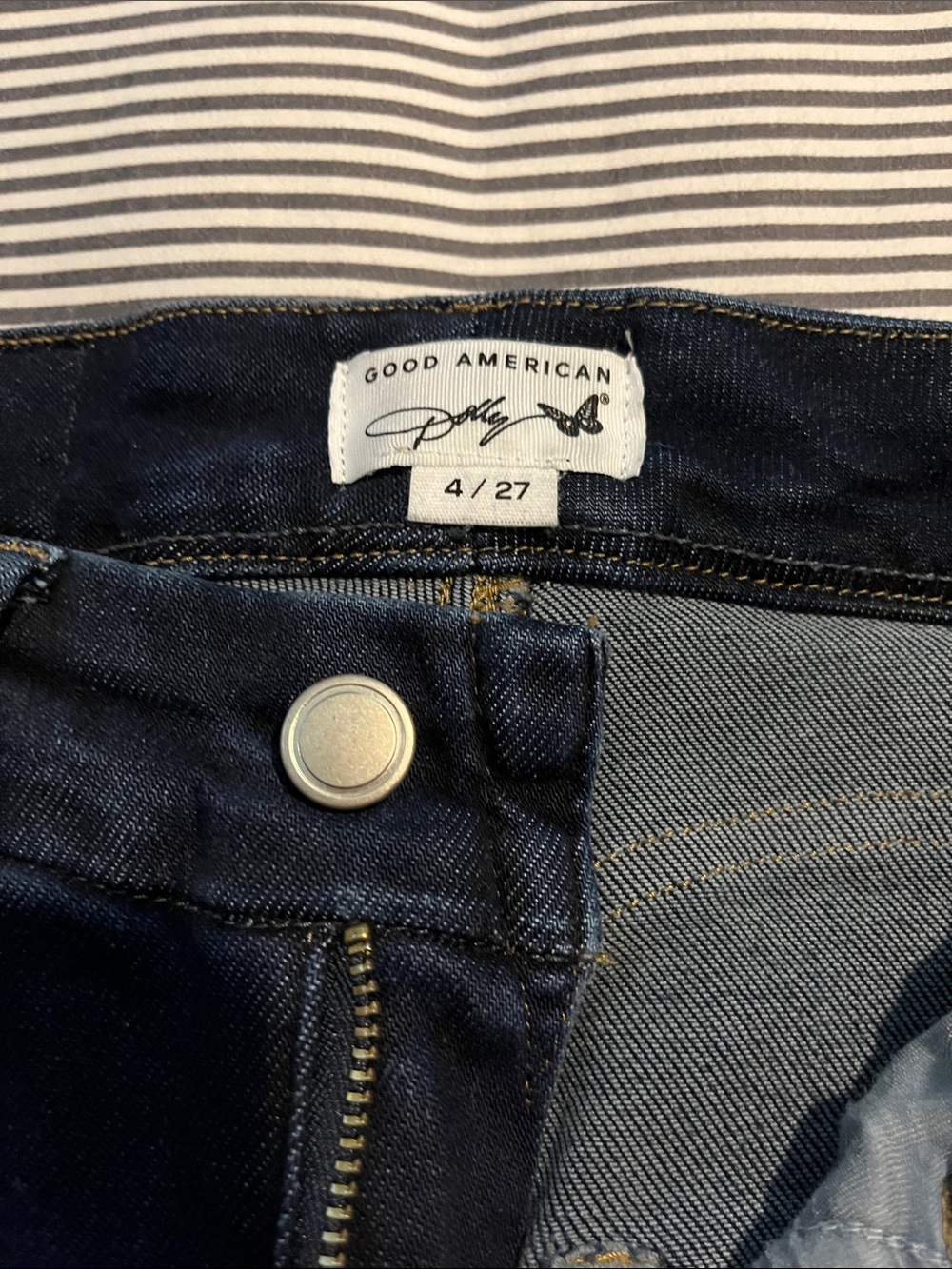 GA Dolly Parton jeans - Picture 2 of 5